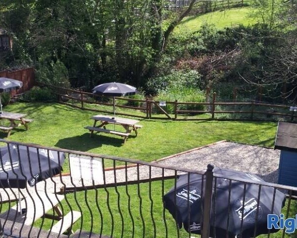 SHROPSHIRE - HISTORIC COACHING INN LOCATED AT THE HEART OF A POPULAR HILLSIDE TOWN Photo 6