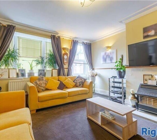 Freehold Opportunity Post Office & Retail store with 4 Bedroom Accommodation Photo 5