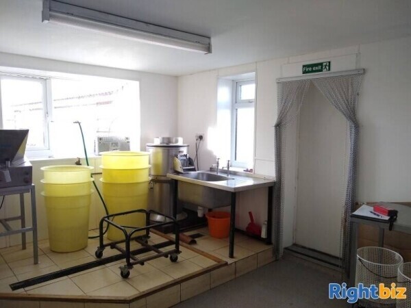 Outstanding Fish & Chip Shop with Spacious Accommodation Photo 6