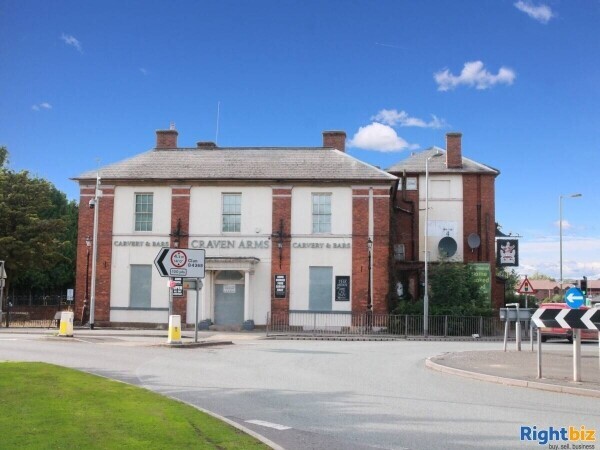 SHROPSHIRE - SUBSTANTIAL GEORGIAN INN Photo 6