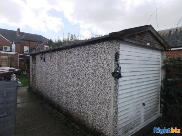 For Sale - Freehold Commercial Mixed-Use Property - Vacant Possession - Hook, Hants Photo 6