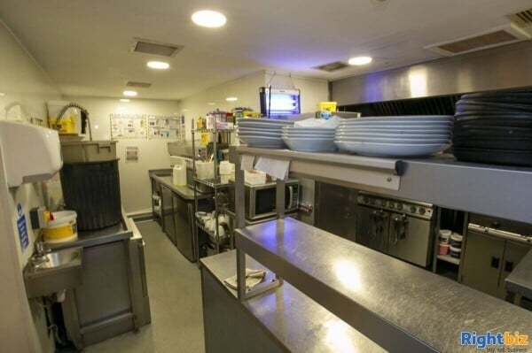 Well Established and Popular Bar/ Restaurant For Sale Photo 6