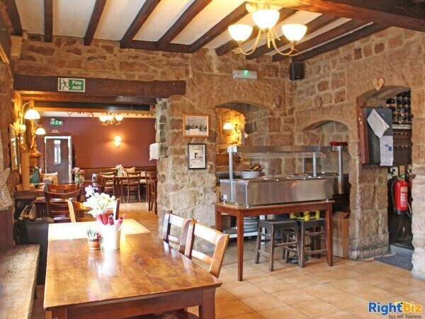 PEAK DISTRICT - 17TH CENTURY CHARACTER COMMUNITY PUB AND RESTAURANT Photo 6