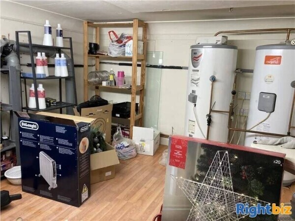 Hairdresser Salon - Long Lease available Photo 6