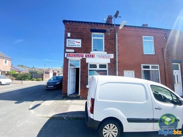 CAFE: HORWICH, BOLTON: Photo 6