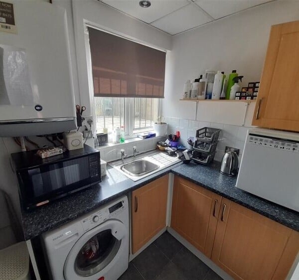 Hair Salons For Sale in Liversedge Photo 6