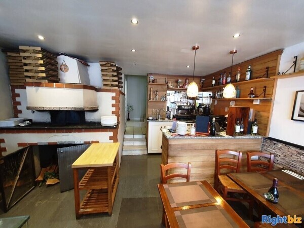 WOODFIRED PIZZA RESTAURANT & TAKEAWAY – LICENCE TILL 0100 Photo 6
