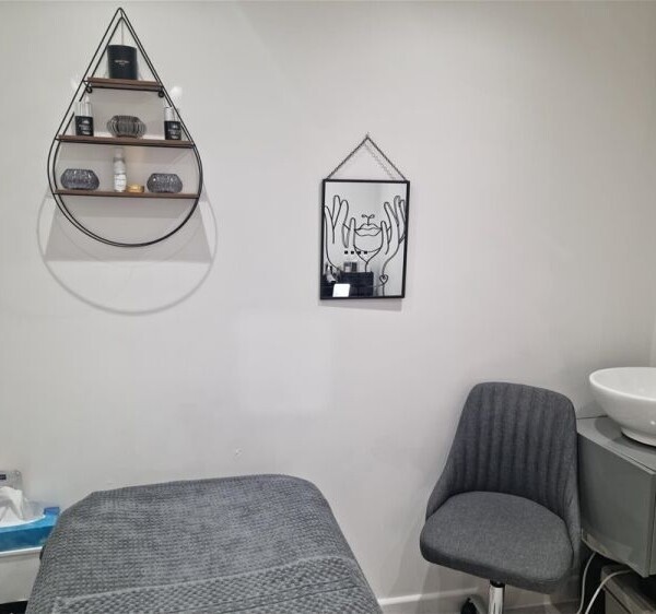 Reduced Price Hair and Beauty Salon Photo 6
