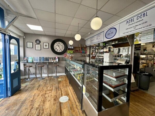 FANTASTIC OPPORTUNITY - FULLY REFURBISHED LICENSED 25 SEATER CAFÉ - ETON, BERKSHIRE Photo 6