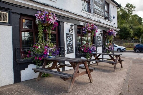 KENT - WELL-KNOWN PUB - FOR SALE BY PUBLIC AUCTION - THURSDAY 4 MAY 2023 AT 10:00 Photo 6