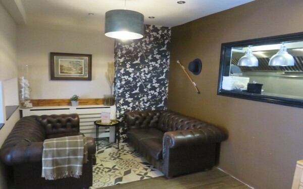 Popular, Innovative Bar and Eatery Photo 6