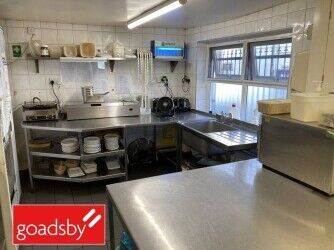 Busy, Superbly Located New Forest Tea Rooms Photo 6