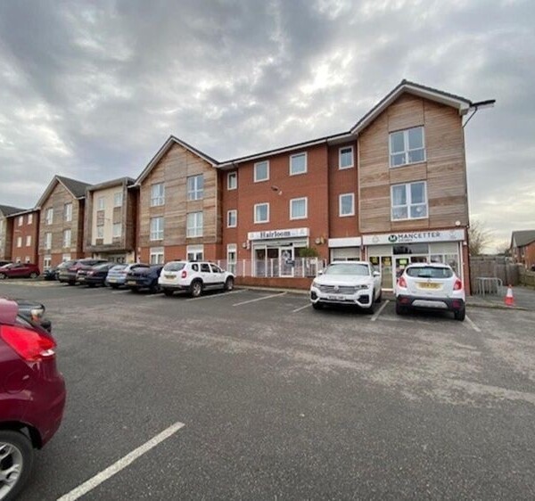 Leasehold Convenience Store & Off License Located In Atherstone Photo 6