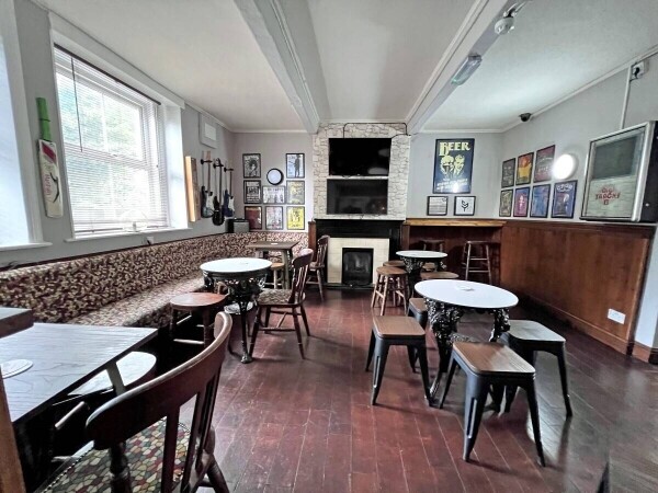 WEST YORKSHIRE - PUB IN POPULAR MARKET TOWN Photo 6