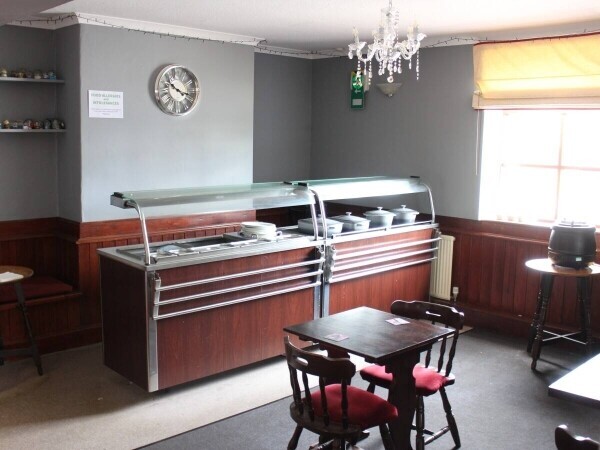 CAMBRIDGESHIRE - FREEHOUSE WITH CAR PARK Photo 6