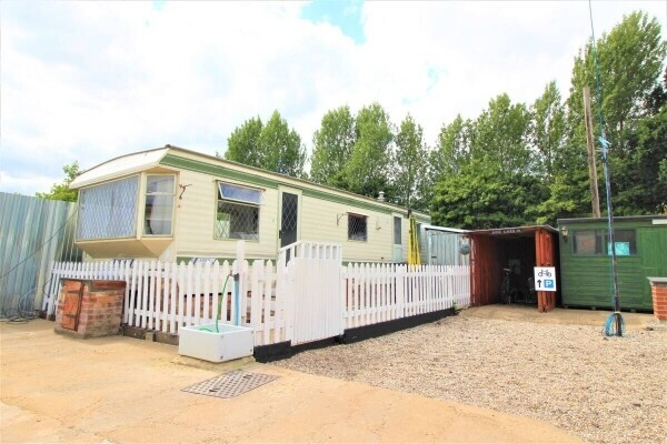 35 Caravan Parks For Sale in UK- RightBiz