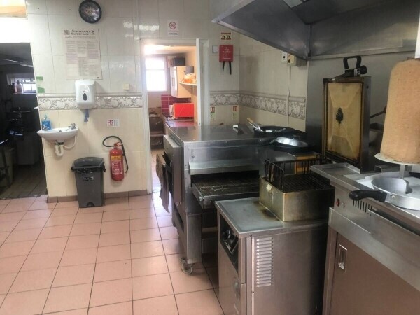 Freehold Commercial property With Living Accommodation Photo 6