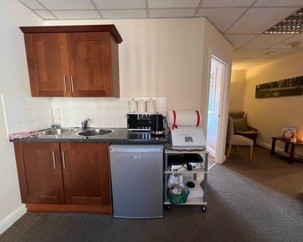 Superb, CLARINS GOLD Beauty Salon in Bingham, Nottinghamshire. Retirement Sale. Photo 5