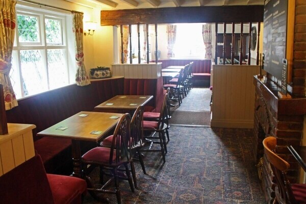 CHESHIRE - TRADITIONAL COMMUNITY PUB IN SEMI RURAL LOCATION PRICED FOR QUICK SALE Photo 6
