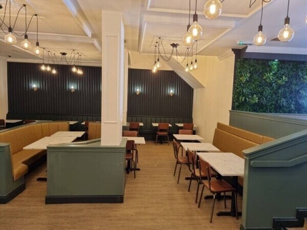 Fantastic Coffee Shop/ Restaurant opportunity within busy shopping centre Photo 6