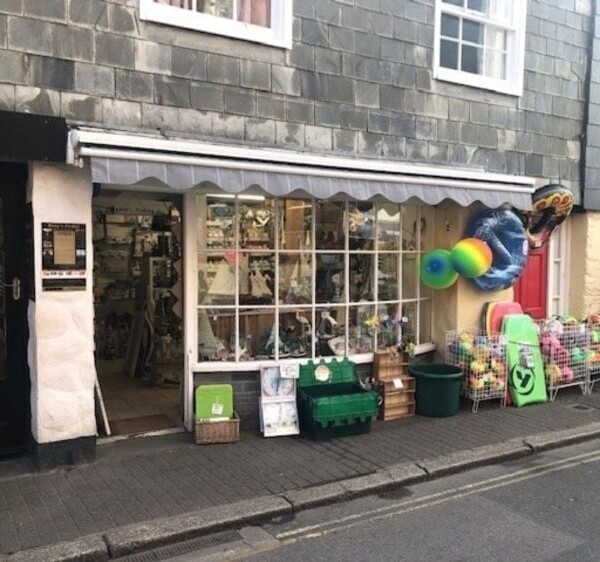 Leasehold Retail Toy Shop Located In Padstow Photo 6