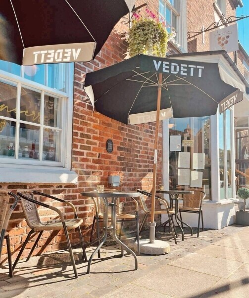 STAFFORDSHIRE - WELL APPOINTED CAFÉ AND WINE BAR IN SOUGHT AFTER TOWN, HIGH STREET LOCATION Photo 6