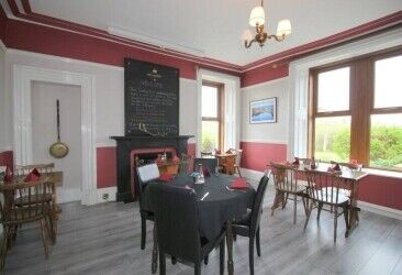 Profitable and Attractive 7-Bedroom Hotel in a Wonderful Trading Location Photo 6