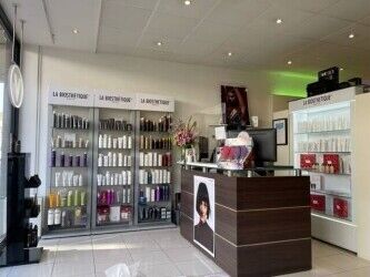 HIGH QUALITY, ESTABLISHED SALON GERRARDS CROSS BUCKINGHAMSHIRE Photo 6