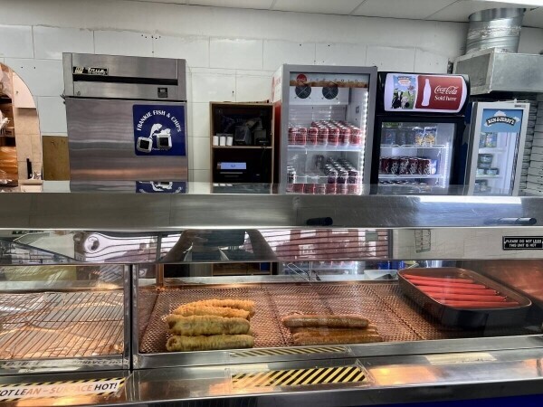 Take away fish and chips - pizza - kebab shop located in Feltham Photo 6