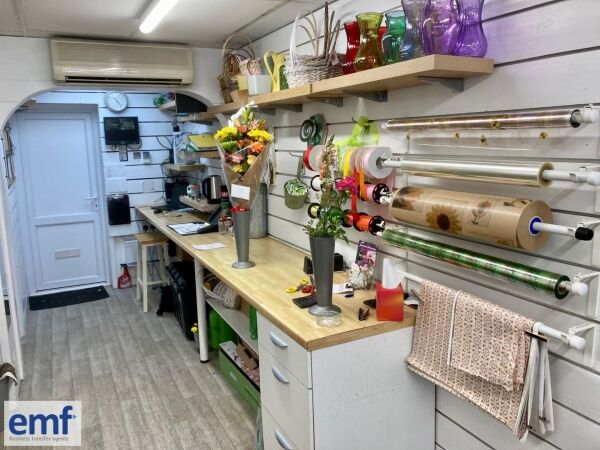 FLORISTS Photo 6