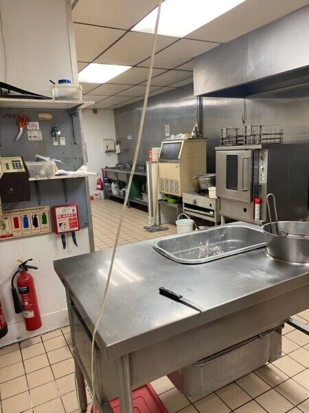 Fried Chicken Shop Business for Sale in Burnt Oak, Edgware, Middlesex Photo 6