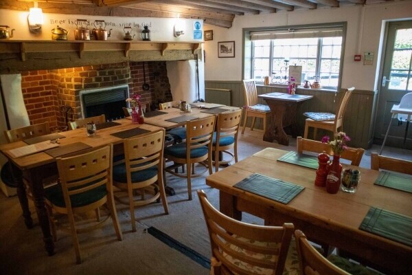 WEST SUSSEX - CHARMING PUB WITH LETTING ROOMS Photo 6