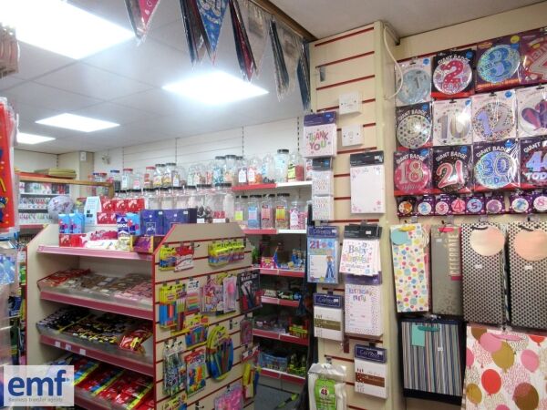 BUSY MAINS POST OFFICE & CTN - NR WREXHAM Photo 6