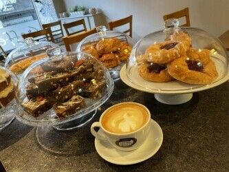 A WELL-ESTABLISHED CONTEMPORARY CAFÉ  LOCATED WITHIN THE HEART OF DRONFIELD Photo 6