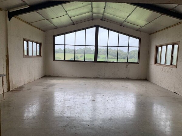 Stunning Barn in the Shropshire Hills, ideal for many types of business. Photo 6