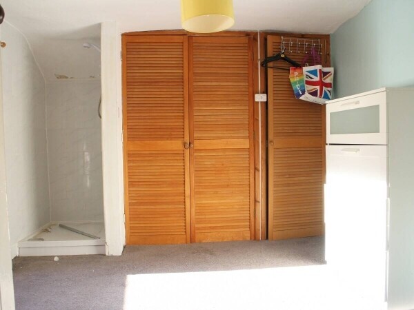 NORTHAMPTONSHIRE - WET LED 4 BEDROOM PUBLIC HOUSE LOCATED IN A RESIDENTIAL AREA Photo 6