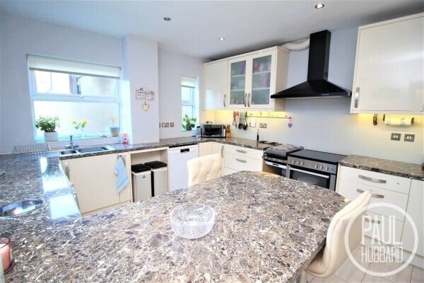 Beautifully decorated, family-run bed and breakfast with 8 bedrooms - Great Yarmouth, Norfolk. Photo 6