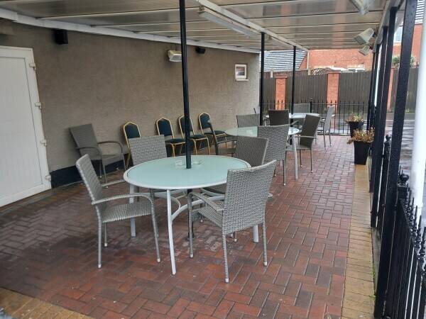 WARWICKSHIRE – WELL ESTABLISHED AND PROFITABLE TRADITIONAL WET LED COMMUNITY PUB ON EDGE OF BUSY TOW Photo 6