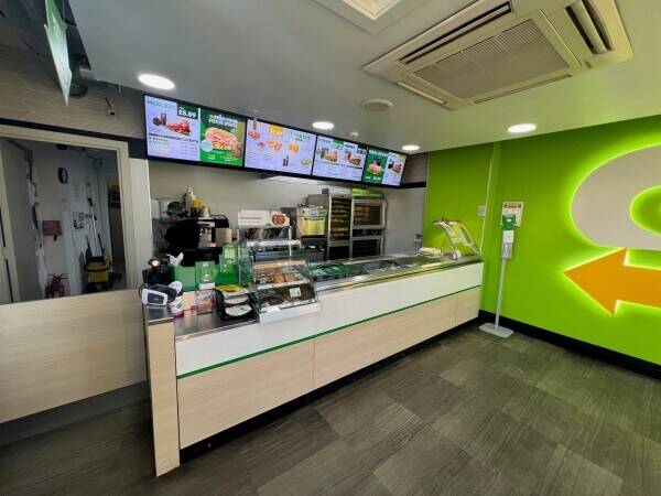 Busy Subway franchise located in the heart of Leith, Edinburgh. (ref 1531) Photo 6
