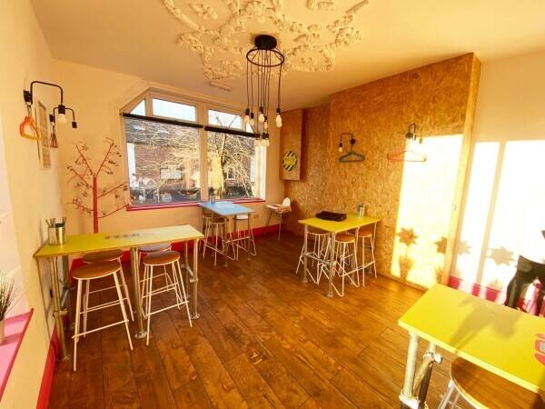 BAR / CAFE : ECCLES : Photo 4