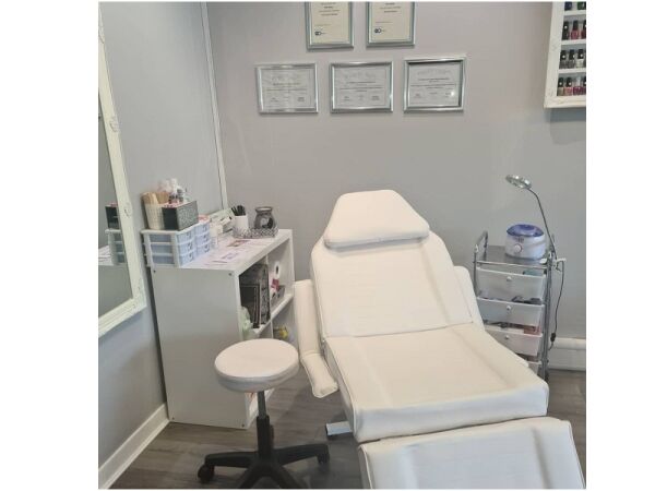 Highly Rated Nail & Beauty Salon In Paisley For Sale Photo 6