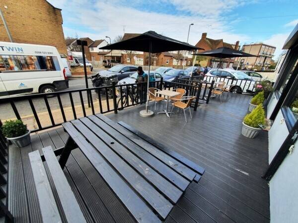 DAY TIME CAFÉ WITH 45 INTERNAL COVERS & 20 EXTERNAL COVERS Photo 6