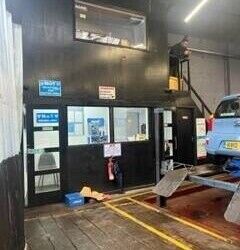 Mot station and repairs garage for sale in palmers green Photo 6