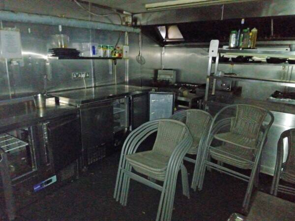 MERSERYSIDE – AUTHENTIC ITALIAN RESTAURANT IN PROMINENT ROADSIDE POSITION Photo 6