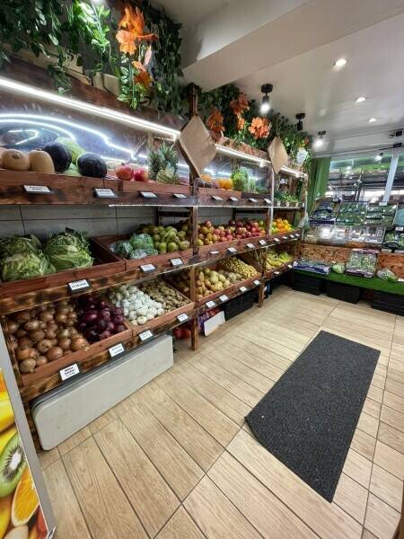 Fantastic Opportunity To Own A Busy Greengrocers Shop in Rickmansworth Photo 6