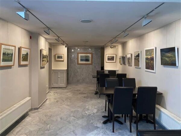 UNIQUE CAFÉ, RESTAURANT, BISTRO, ART GALLERY & MUSIC VENUE - SOMERSET Photo 6