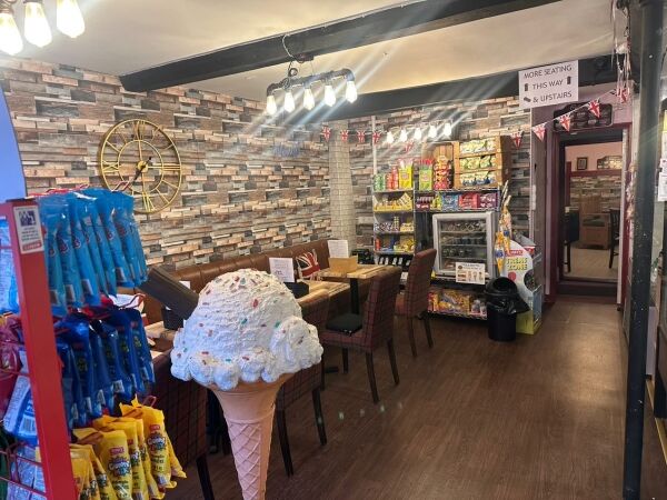 Cafe & Milkshake/Coffee House - Cotswolds Photo 6