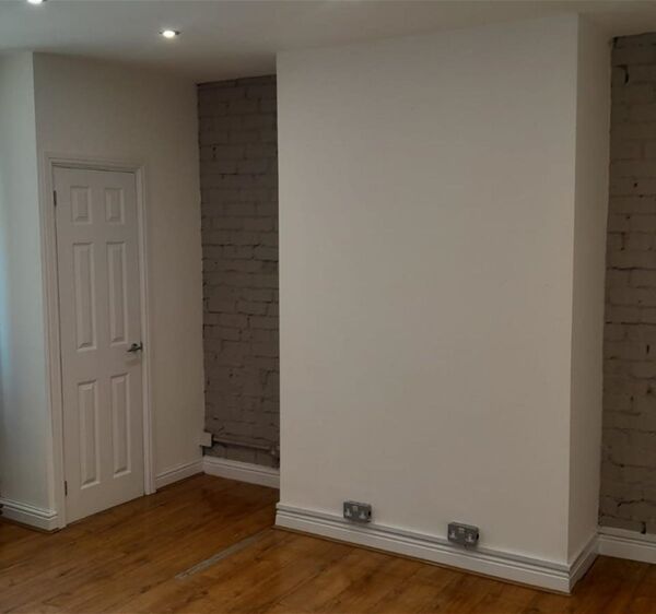 Vacant Unit For Sale in Birkenshaw Photo 6