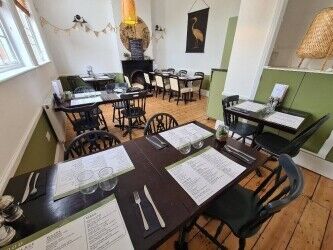 Popular And Established Restaurant In The Sought After Estuary Town Of Topsham, Exeter Photo 6