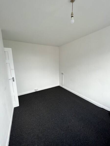 Off licence For sale West Wickham High street with 3 bedroom flat Photo 6